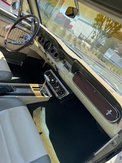 Ford Mustang Coupe Seafoam Green Toit Vinyle 1966