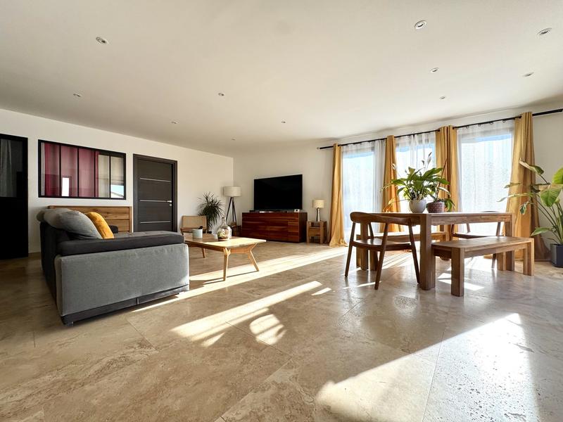 Maison - 96 m² - 5 pièces