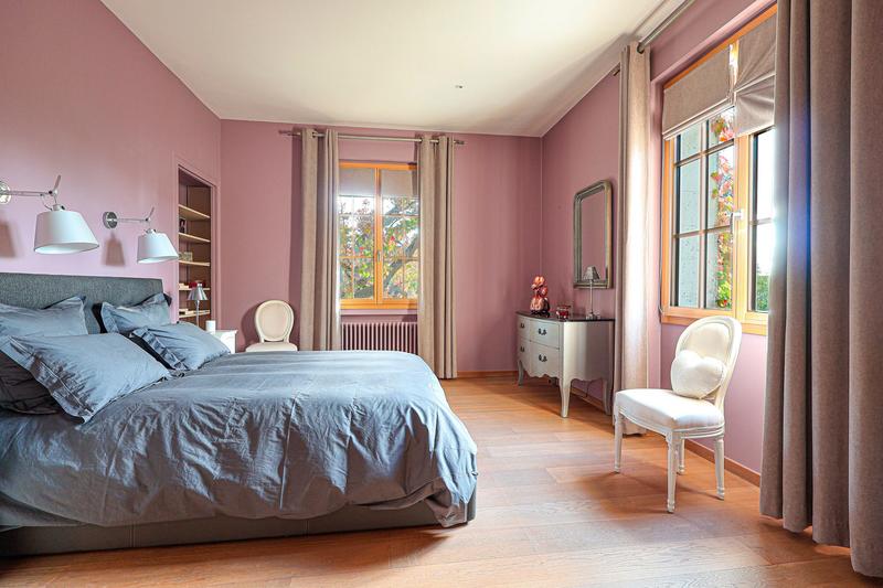 Maison - 360 m² - 12 pièces