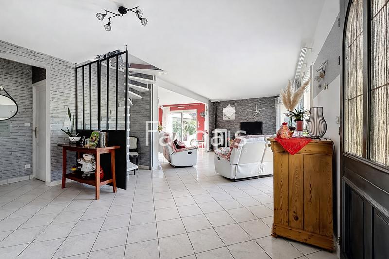 Maison - 135 m² - 7 pièces