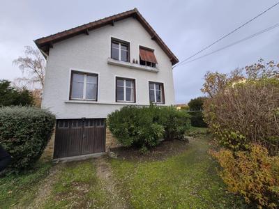 Maison - 97 m² - 5 pièces