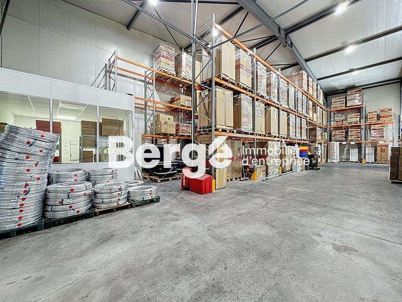 Entrepôt - 759 m²