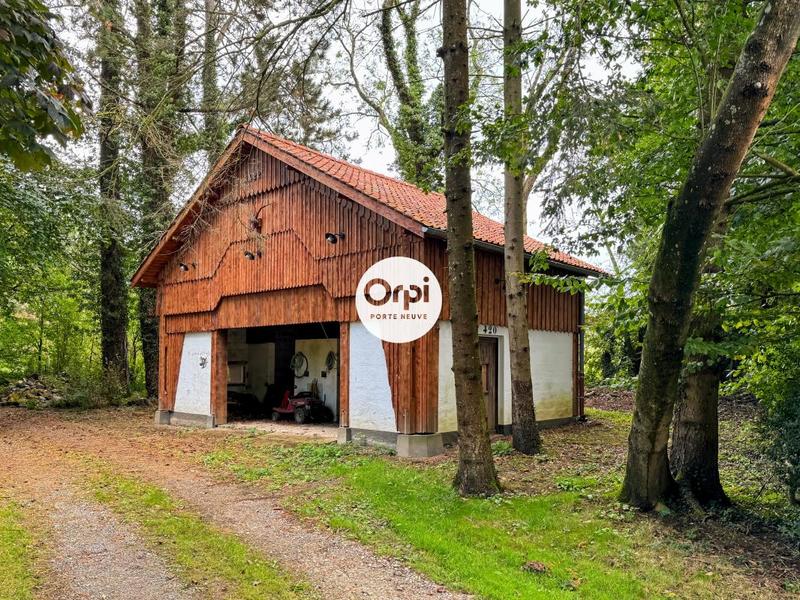 Maison - 259 m² - 7 pièces