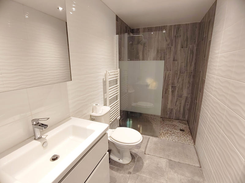 Maison - 222 m² - 10 pièces