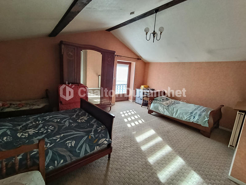 Maison - 200 m² - 6 pièces