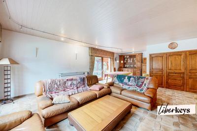 Maison - 330 m² - 12 pièces