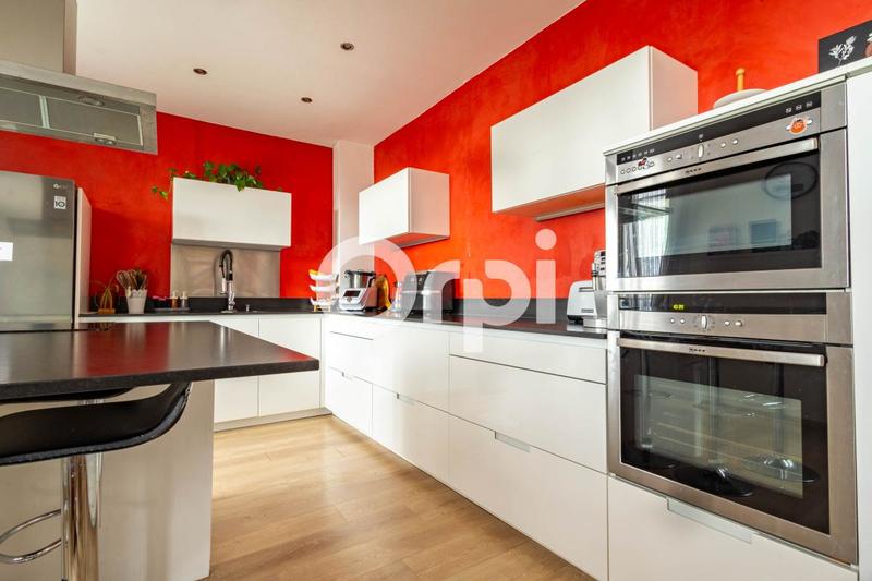 Maison - 229 m² - 7 pièces