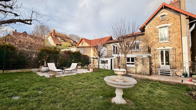 Maison - 93 m² - 5 pièces