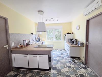 Villa - 227 m² - 8 pièces