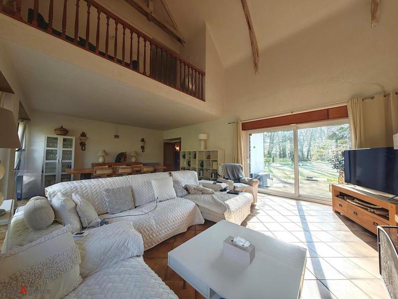 Maison - 200 m² - 6 pièces