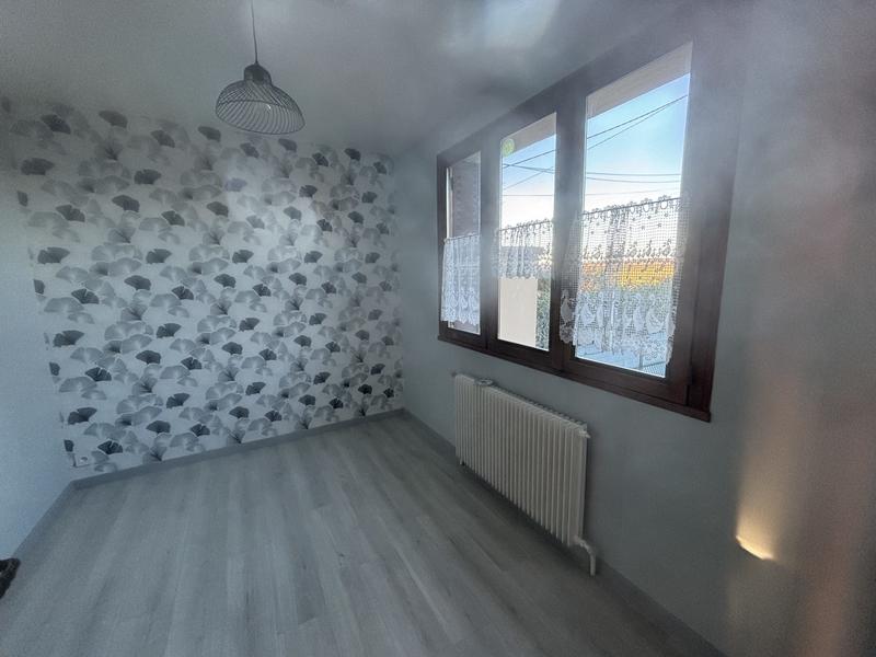 Maison - 186 m² - 9 pièces