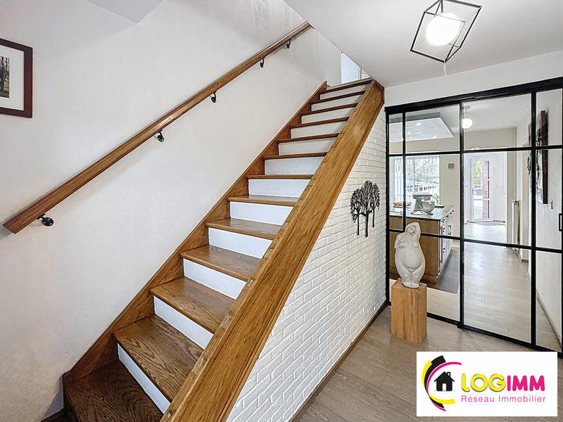 Maison - 187 m² - 9 pièces