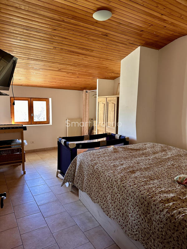 Propriété - 190 m² - 8 pièces