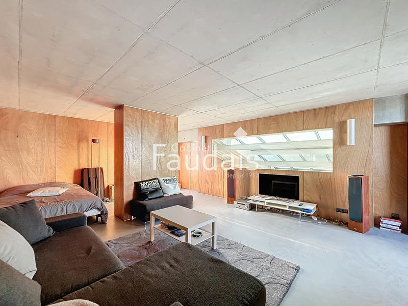 Maison - 358 m² - 9 pièces