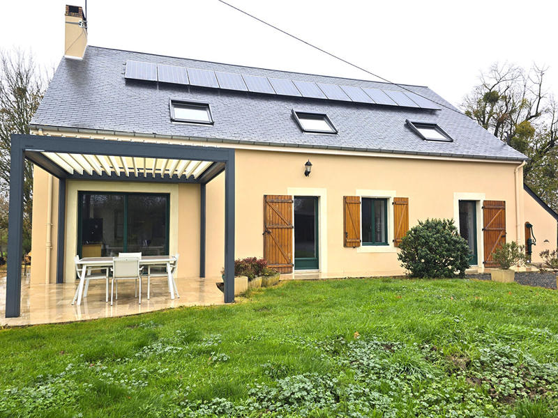 Maison - 170 m² - 8 pièces