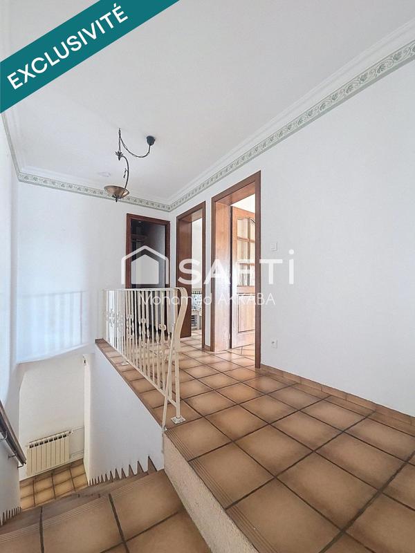 Maison - 212 m² - 6 pièces