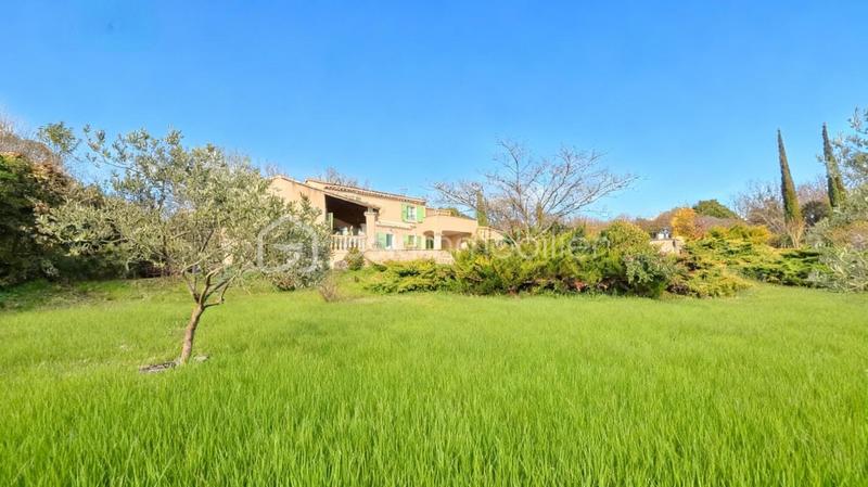 Propriété - 150 m² - 8 pièces