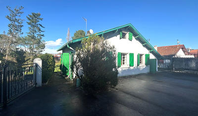 Maison - 90 m² - 5 pièces