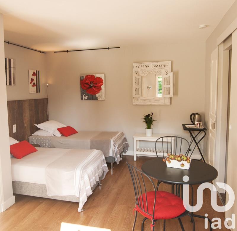 Maison - 260 m² - 7 pièces