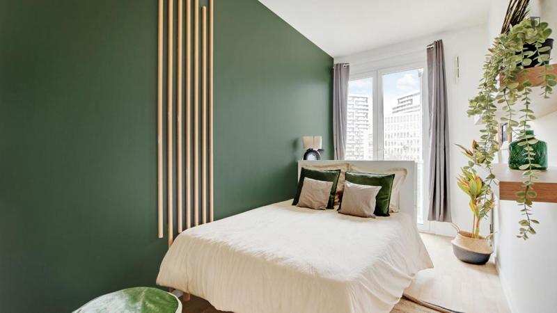 Chambre - 12 m² - 6 pièces