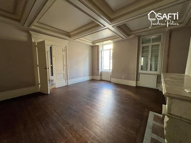 Maison - 240 m² - 7 pièces