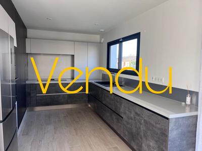 Propriété - 111 m² - 4 pièces