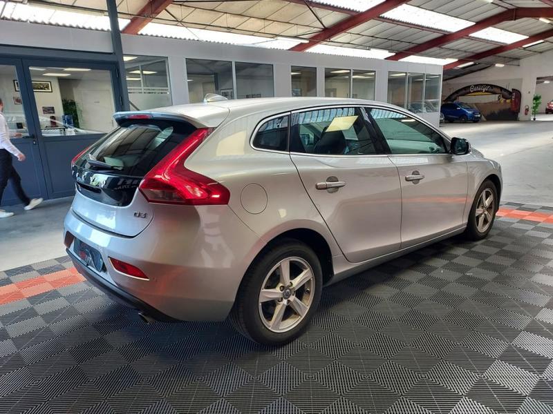 Volvo V40 2.0 150ch Momentum - Garantie 6 Mois
