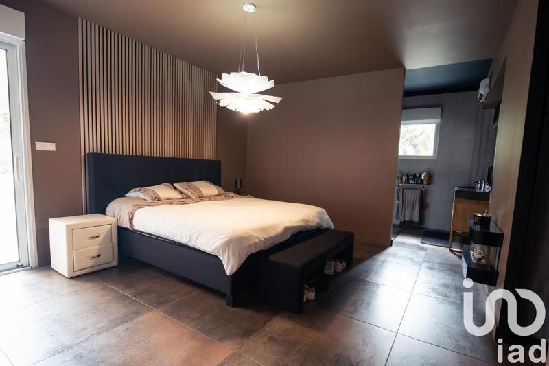 Maison - 350 m² - 8 pièces