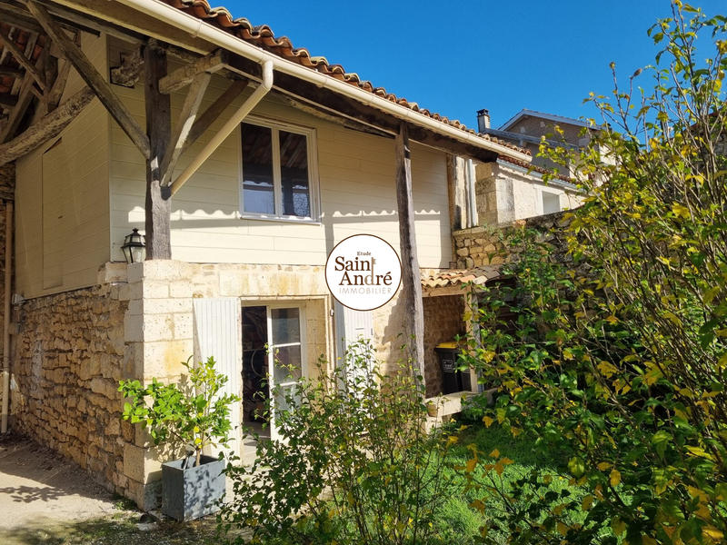 Maison - 256 m² - 8 pièces