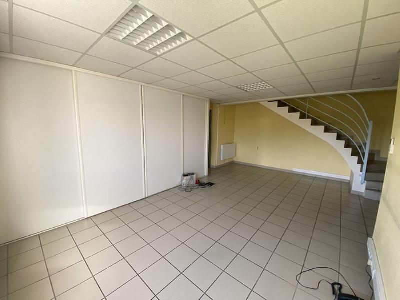 Local commercial - 330 m² - 4 pièces