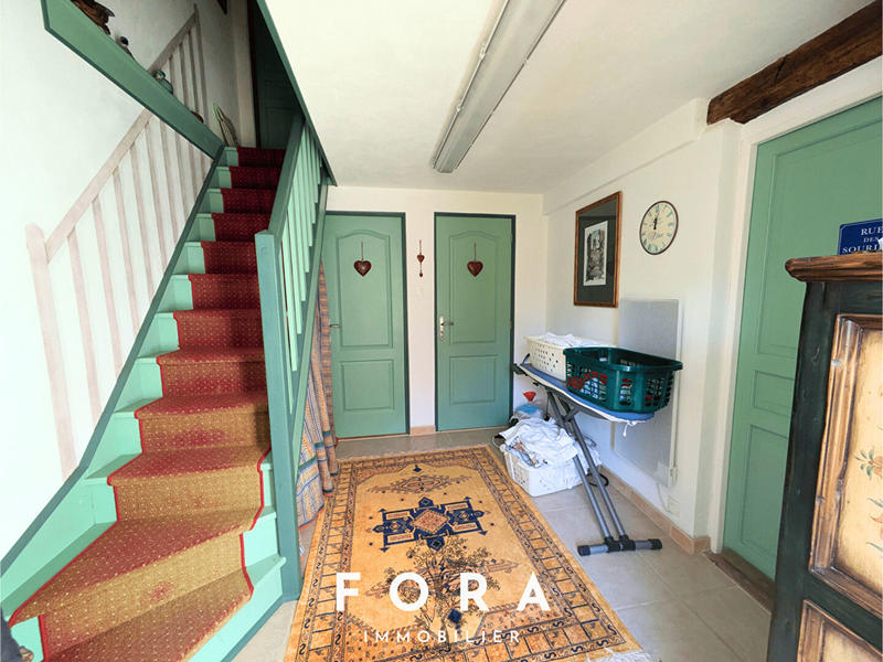 Maison - 240 m² - 8 pièces