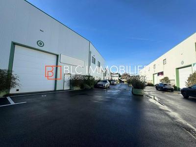 Entrepôt - 1 015 m²