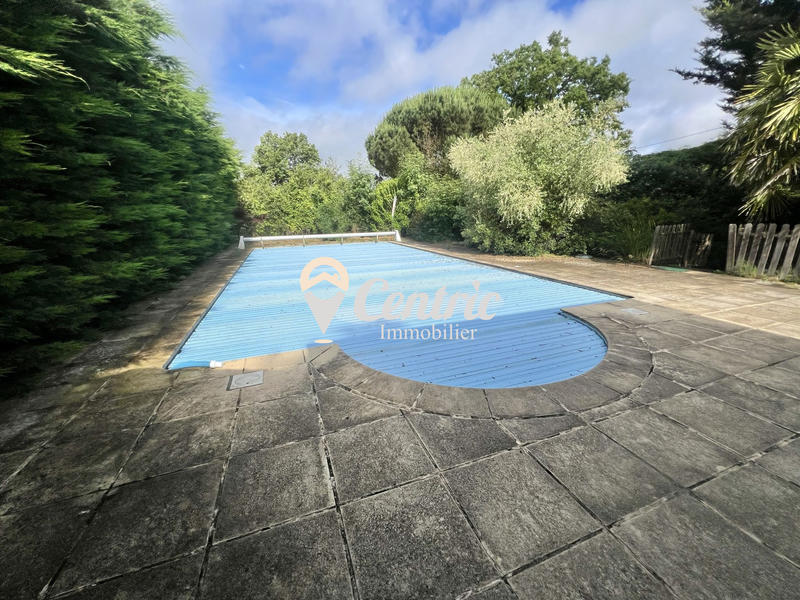 Maison ancienne - 315 m² - 13 pièces