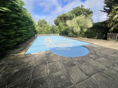 Maison ancienne - 315 m² - 13 pièces