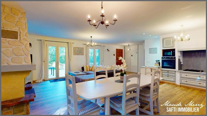 Villa - 160 m² - 8 pièces