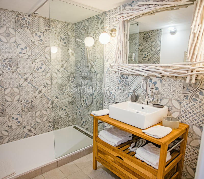 Propriété - 350 m² - 9 pièces