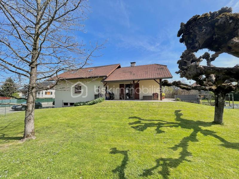 Maison traditionnelle - 140 m² - 6 pièces