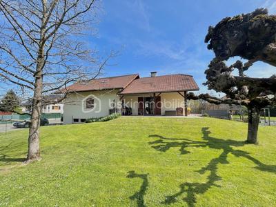 Maison traditionnelle - 140 m² - 6 pièces