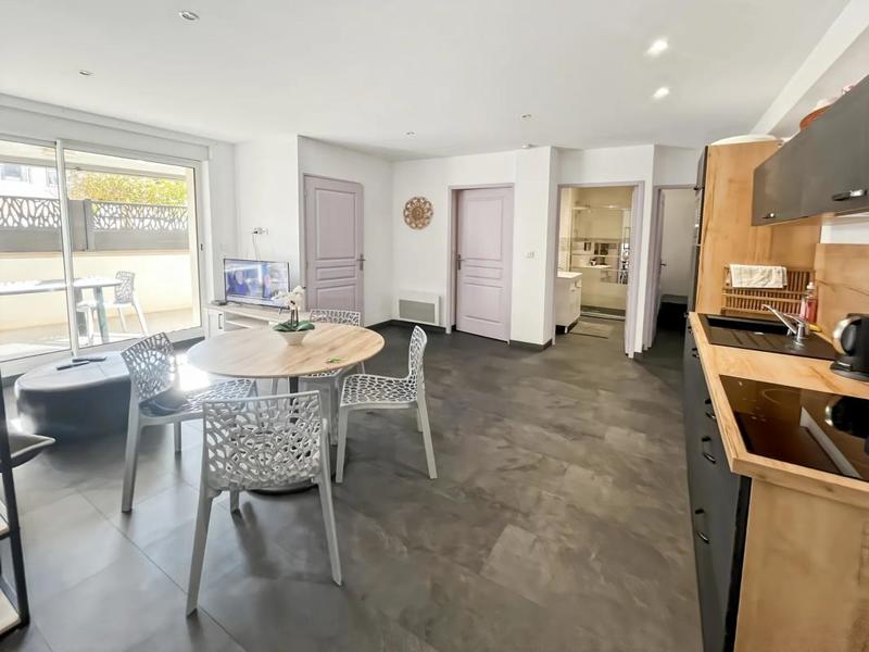 Appartement - 180 m² - 8 pièces