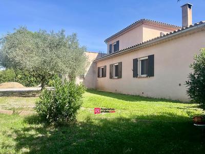 Villa - 220 m² - 7 pièces