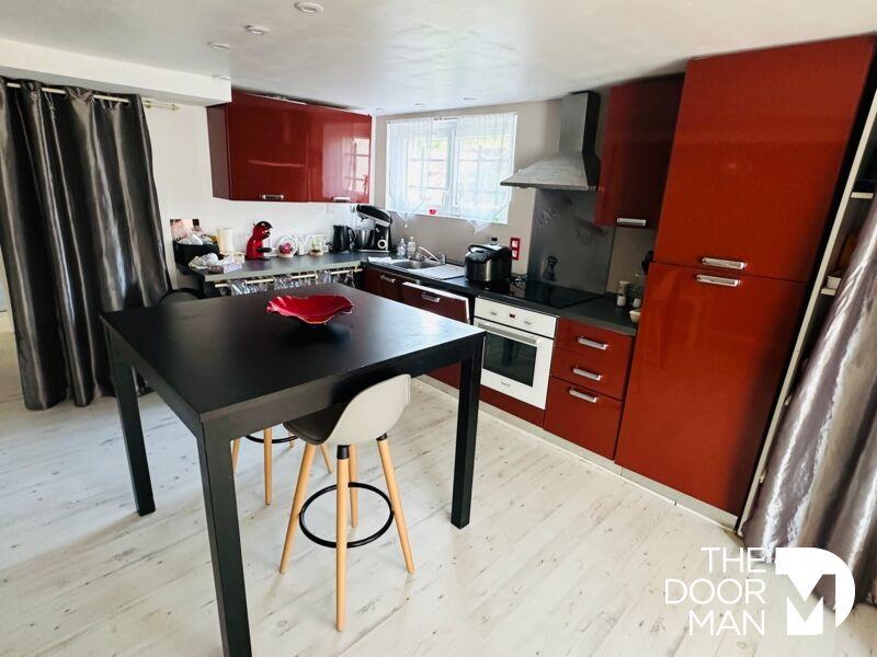 Maison - 205 m² - 8 pièces