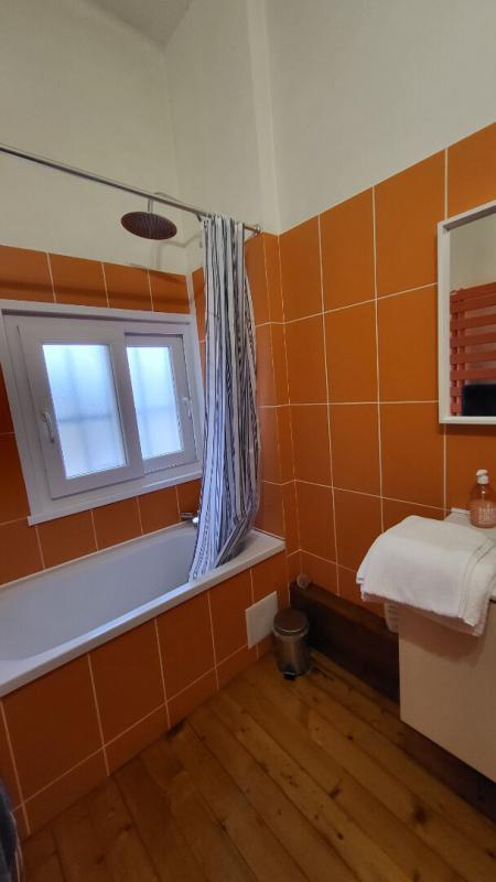 Maison - 305 m² - 10 pièces