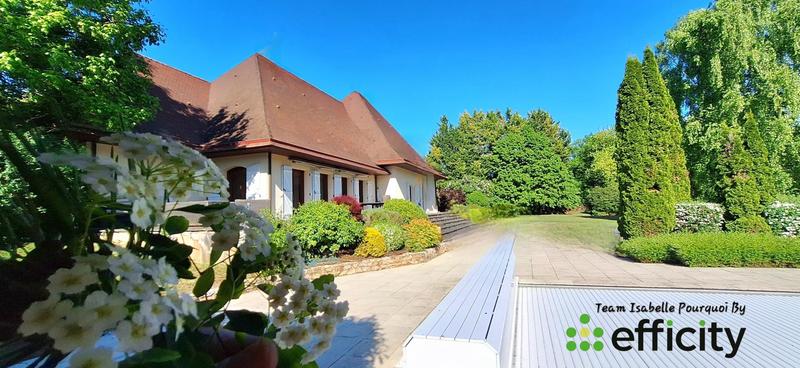 Demeure - 410 m² - 14 pièces