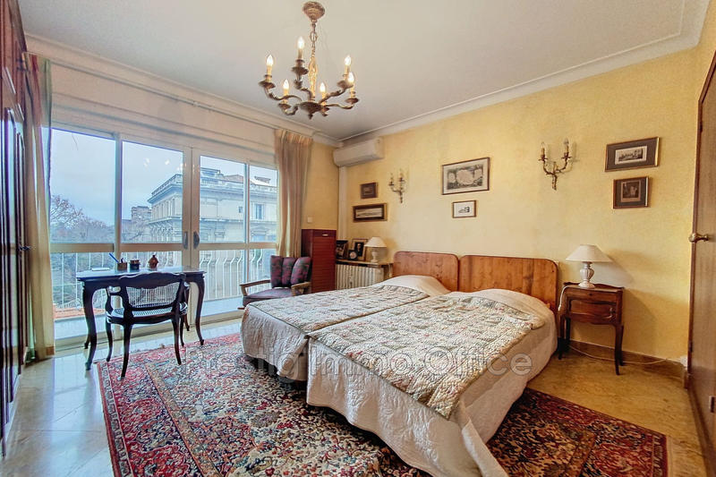 Appartement - 140 m² - 5 pièces