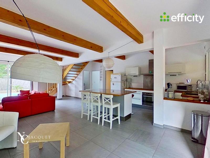 Villa - 134 m² - 6 pièces