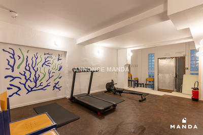 Chambre - 14 m² - 12 pièces