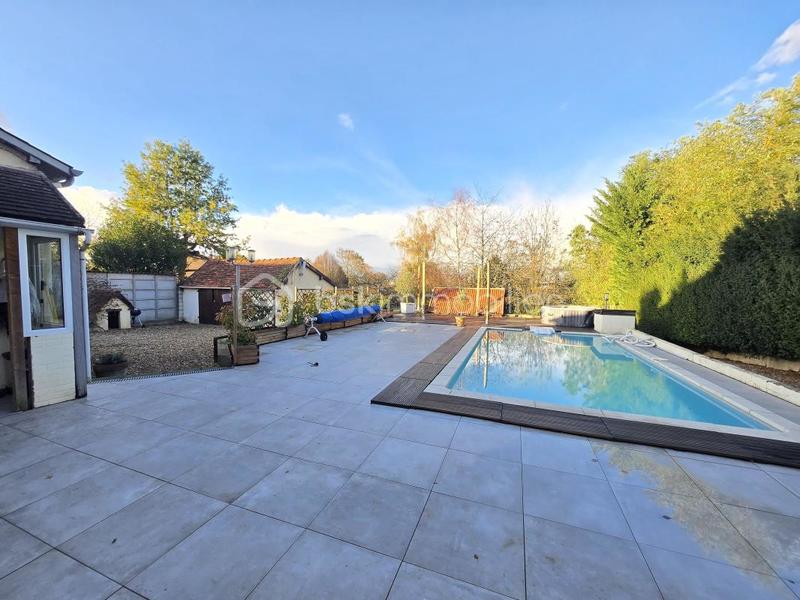 Maison - 135 m² - 6 pièces