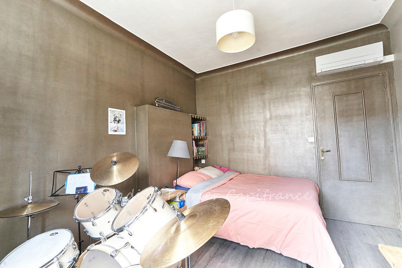 Appartement - 92 m² - 4 pièces