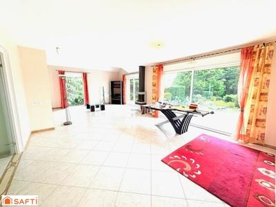 Maison - 201 m² - 9 pièces