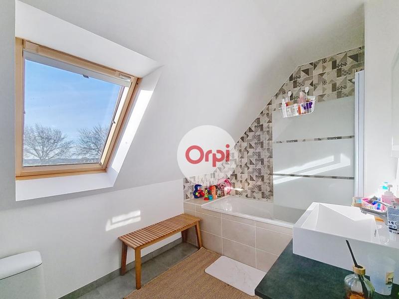 Maison - 96 m² - 5 pièces